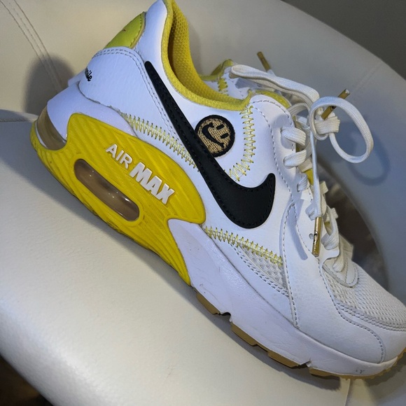 ✨Nike SMILEY FACE Air Max Sneakers✨ - Picture 3 of 5